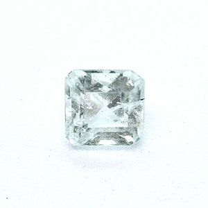 Authentic Aquamarine Stone,Natural Aquamarine Gemstone,Real Aquamarine Crystal,High-Quality Aquamarine Stone,Beautiful Natural Aquamarine.