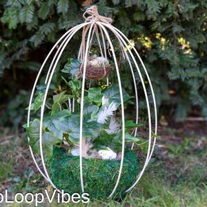 Decoración de huevos de Pascua de primavera/Huevo de Pascua grande con explosión de huevos/Huevo de metal con flores de Pascua/Decoración hecha de musgo para colgar/Decoración de huevos de Pascua/Regalo