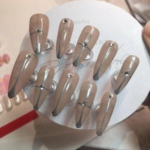 Classic Silver Liner Press On Nails: Handmade Faux Acrylic Gel Nails