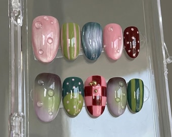 Freestyle Graffiti Press On Nails: Y2K Custom hand made Nails