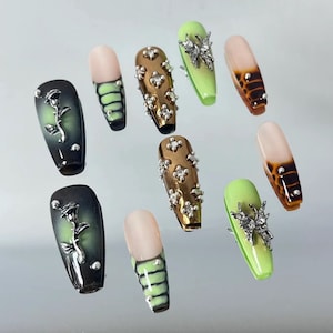Y2K Schmetterling Chrom Press On Nails: Handgefertigte Kunstacrylgelnägel