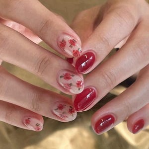 hand painted flower nails/ custom press on nails/ hand made Press on Nails/Faux Acrylic Nails/ Gel Nails/Press on Nails