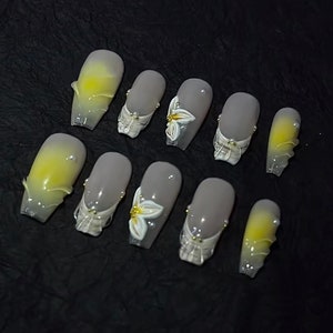 3D Flower Press On Nails: Custom Faux Acrylic Gel Nails
