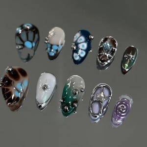 Chrom-Graffiti-Press-On-Nägel: Y2K-Kunstacryl, 3D-Silber