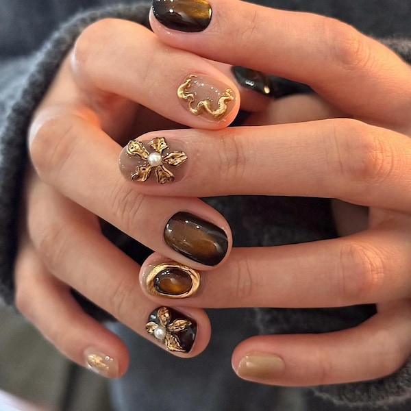 3D Flower Cat Eye Press On Nails: Gold Chrome Handmade Faux Nails