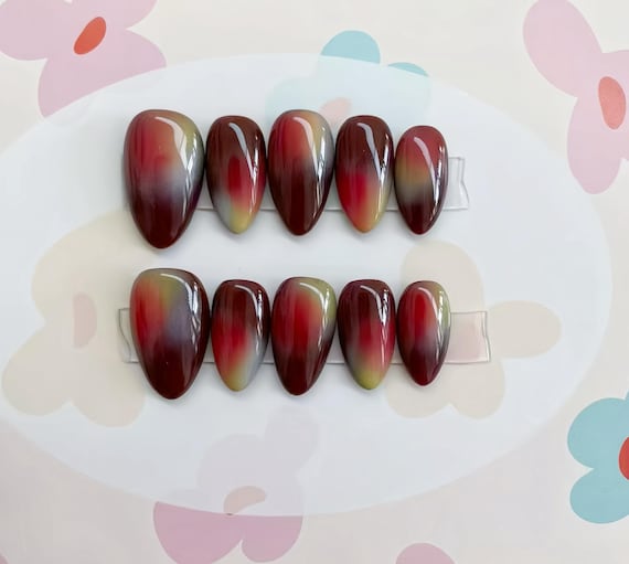 ombre color  Press On Nails:hand painted custom Nails