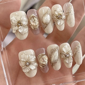 3d flower gold chrome nails/ custom press on nails/ hand made Press on Nails/Faux Acrylic Nails/ Gel Nails/Press on Nails