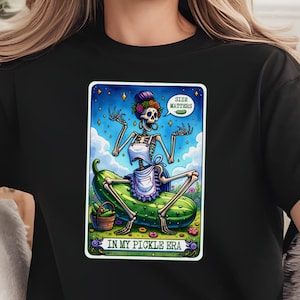 Camiseta divertida de esqueleto de pepinillo de tarot, camiseta sarcástica para adultos "El tamaño importa", camiseta divertida de esqueleto de pepinillo de tarot para esposa, regalo para amantes de los pepinillos, carta del tarot
