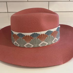 Vintage Pink hat. Olive & Pique brand. Like new condition. S/M Rare Original Olive & Pique Pink Calico Wide Brim Rancher  main image 4
