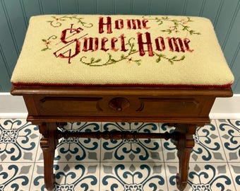 アンティークサンプラー Home Sweet Home イーストレイクスタイルの木製ベンチまたはスツール