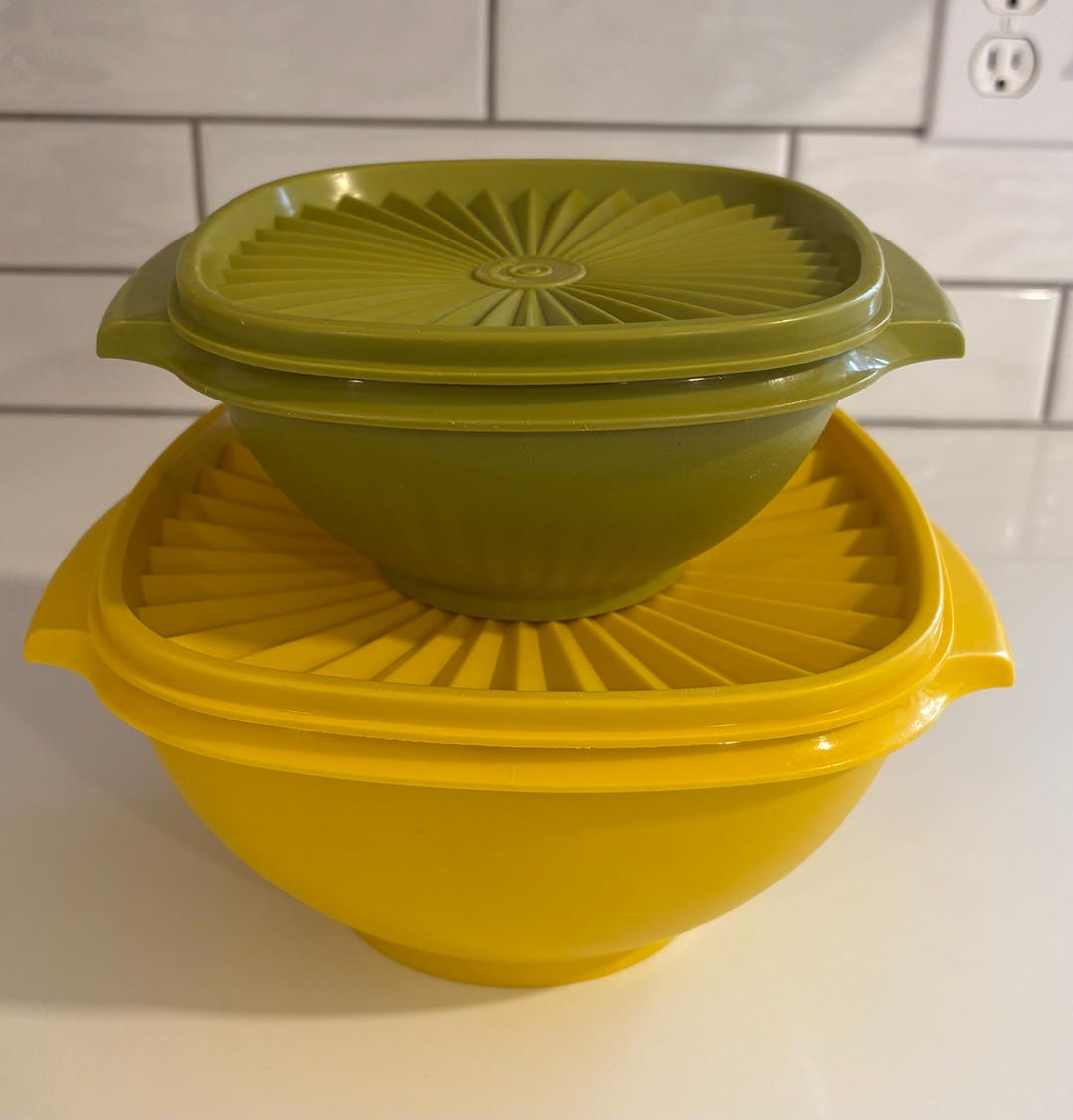 Set of 2 Vintage Tupperware Containers in Green and Yellow - Etsy