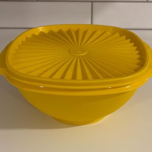 Vintage tupperware bakjes in geel 836-3 Servalier