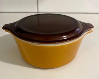 Vintage Pyrex Old Orchard Casserole Dish 472