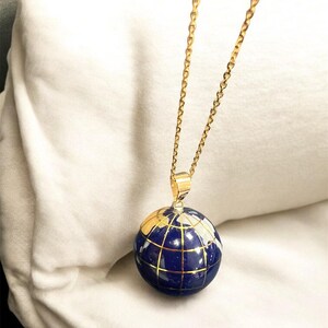 Pendentif Globe En Or Et Lapis-lazuli – Vintage – Ciondolo Mappamondo Avec Incrustations