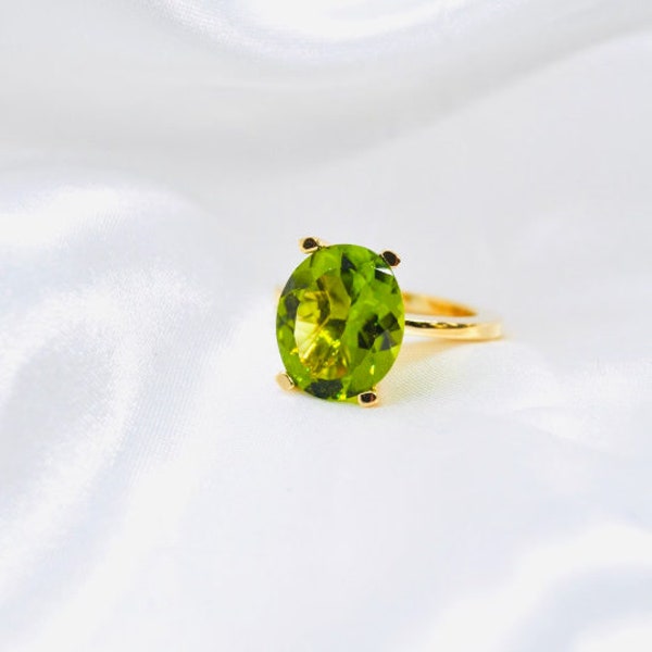 OVAL OLIVINE RING, 18 karat Yellow Gold Ring, Natural Olivine, Olivine 14 * 11.7 mm and 4.50 carats, Adjustable to size