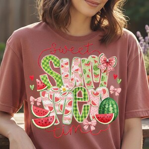 Earthy terracotta oversized tee printed with a sweet summer typography design in a rustic applique style