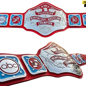 Cintura replica del campionato televisivo NWA: edizione rossa, cinturino in vera pelle