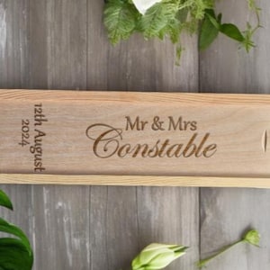 Caja de vino de madera personalizada: regalo de bodas personalizado y grabado: ideal para guardar cartas de amor, votos y recuerdos especiales