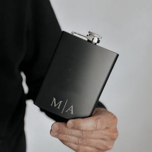 Petaca personalizada I Iniciales I Regalo para padrino I Petaca de acero inoxidable I Regalo para novio I Despedida de soltero