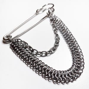 Mini chainmail brooch with chain | Stainless steel | Silver-colored | Handmade