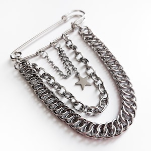 Chainmail brooch with chain and star pendant | Stainless steel | Silver-colored | Handmade