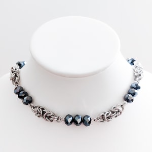 Chainmail choker necklace with pearls | Adjustable | Stainless steel | Silver-colored | Handmade