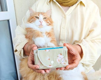 Handmade Cat Print Card Holder: Eco-Friendly Cotton Bifold Wallet