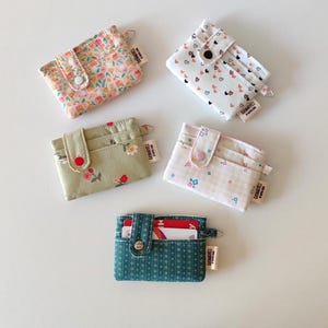 Handgefertigter Kartenhalter mit Schlüsselanhänger 4 Kartenfächer, Druckknopfverschluss, Farbenfrohes & Umweltfreundliches Design Perfektes Geschenk für Schwester, Mutter oder Weihnachten