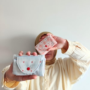 Cartera plegable hecha a mano: minimalista, vegana y ecológica, con tarjetero delgado y cierre a presión. Regalo para ella, mamá o hermana.