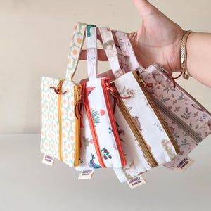 Cartera con cremallera hecha a mano, de algodón, con dos bolsillos, monedero compacto con correa para la muñeca, accesorio de viaje minimalista, regalo para sus estudiantes, amigos