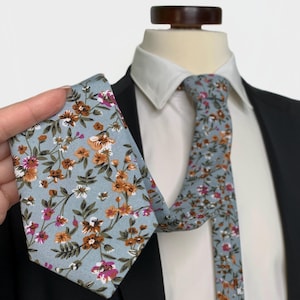 Blaue wilde Blume Zimt-Krawatte, Rost Cognac-Braun Hochzeits-Krawatte, Gebrannte Orange Blumen-Krawatte, Terrakotta Blumen-Krawatte, Sedona und dunkelgrüne Krawatte