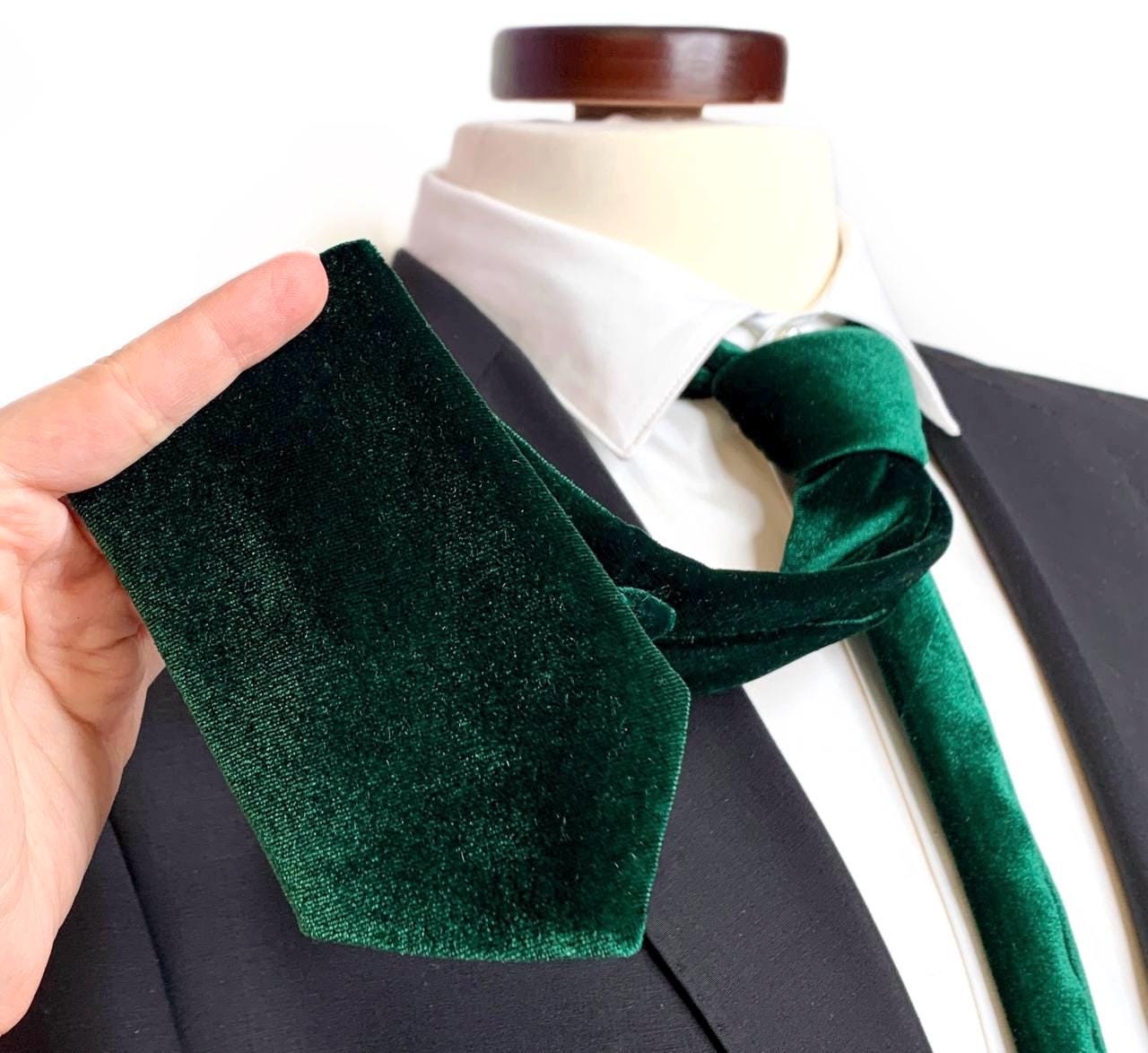 green velvet necktie