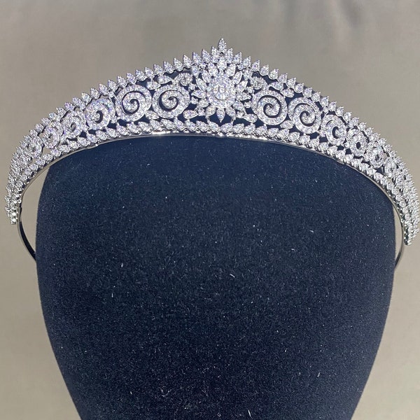Wedding Tiara High-Quality. Silver Tiara with Zirconium Premium Plating in White Gold 24 carat. Bridal Crown. Bridal kokoshnik