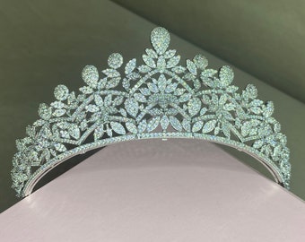 Diadème de mariée entièrement en zirconium pur. Couronne de mariée de haute qualité en argent plaqué or 24 carats. Cadeau de mariée