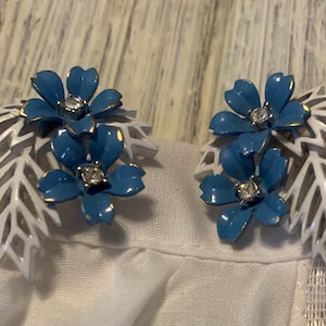 vintage Trifari rhinestone enamel earrings blue white clip ons