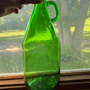 vintage Jug Green glass wine decanter half gallon with cap pretty shape