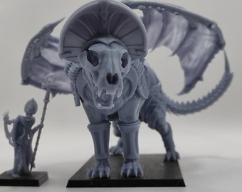 アンデッドの巨人、翼のあるライオン、スフィンクス、骸骨、怪物のような生き物 | ファラオの遺産