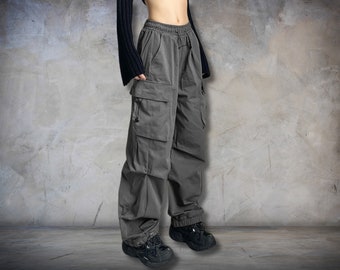 Pantalones cargo grises / pantalones cargo holgados / pantalones techwear / pantalones streetwear / pantalones cargo negros