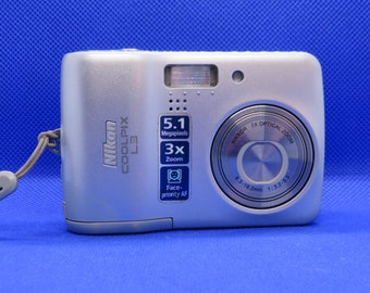 Vintage Retro Y2K Nikon Coolpix L3 5,1 MP digitale rote Top-Kamera Point-Shoot-Kamera kompakte analoge Kamera Weihnachtsgeschenk y2k 2000er Jahre