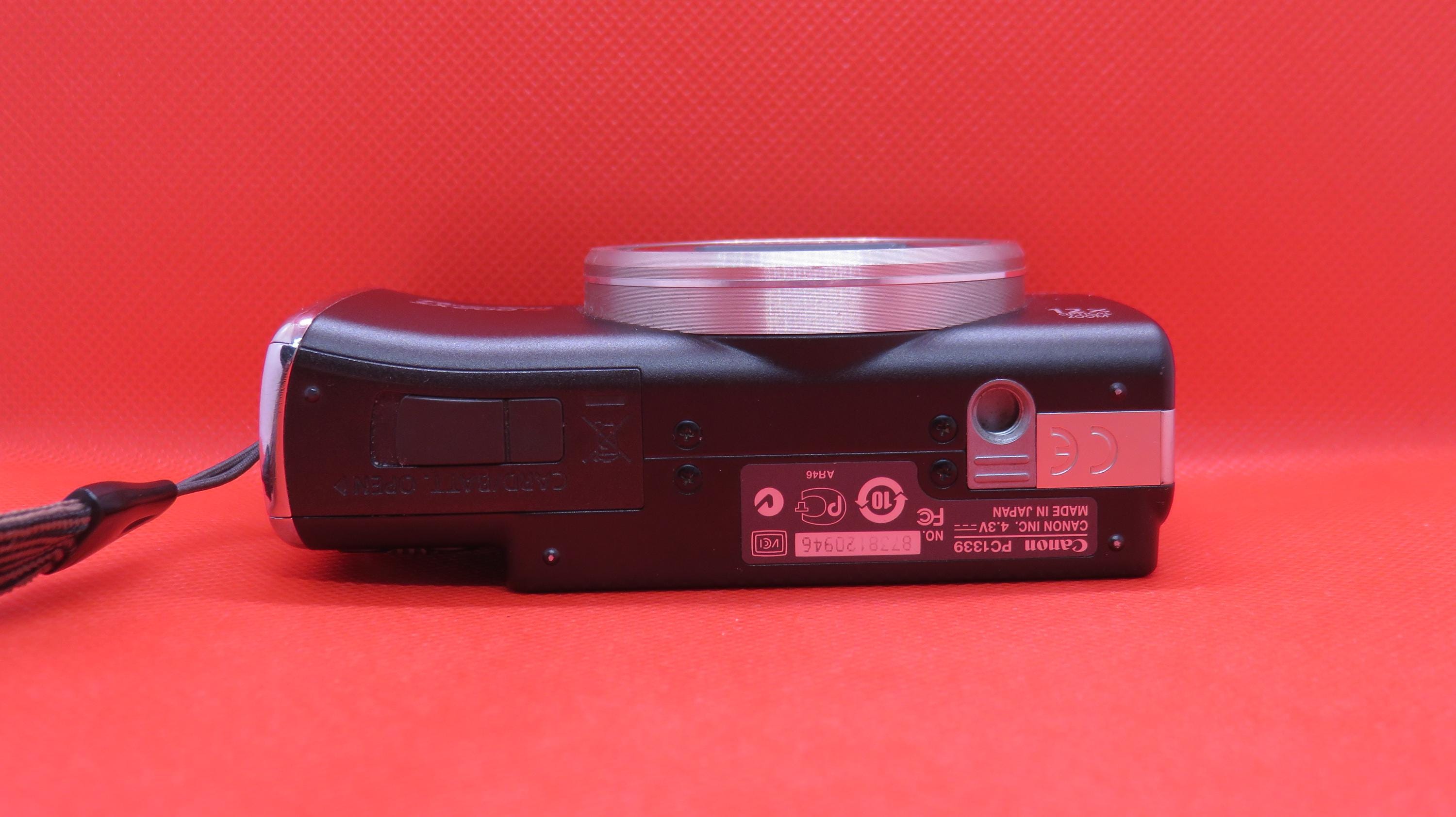 Vintage Retro Canon Powershot SX200IS 12.1 MP Digital Top