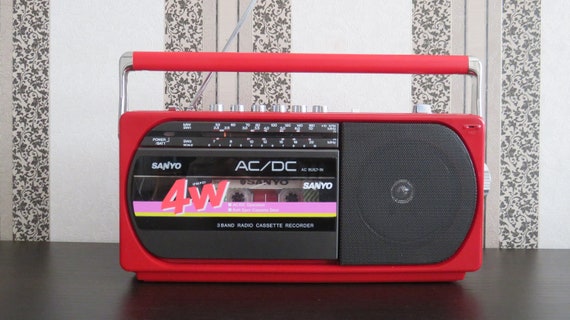 Vintage Retro Sanyo M1740H Radio Cassette Recorder AC/DC Player