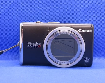 Canon IXY DIGITAL 900IS Compact Digital Camera With Battery