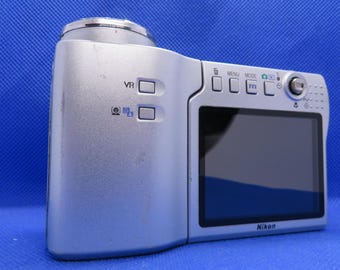 動作良好 Nikon COOLPIX S10 VR シルバー Buy Nikon Coolpix S10 VR Digital Camera, 6.0 MP, Y2K Point & Shoot