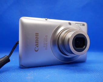 Canon IXY DIGITAL 900IS Compact Digital Camera With Battery