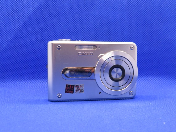 CASIO EXILIM EX-S100 シルバー(カシオ デジタルカメラ CASIO EXILIM EX-S100 シルバー(カシオ デジタルカメラ