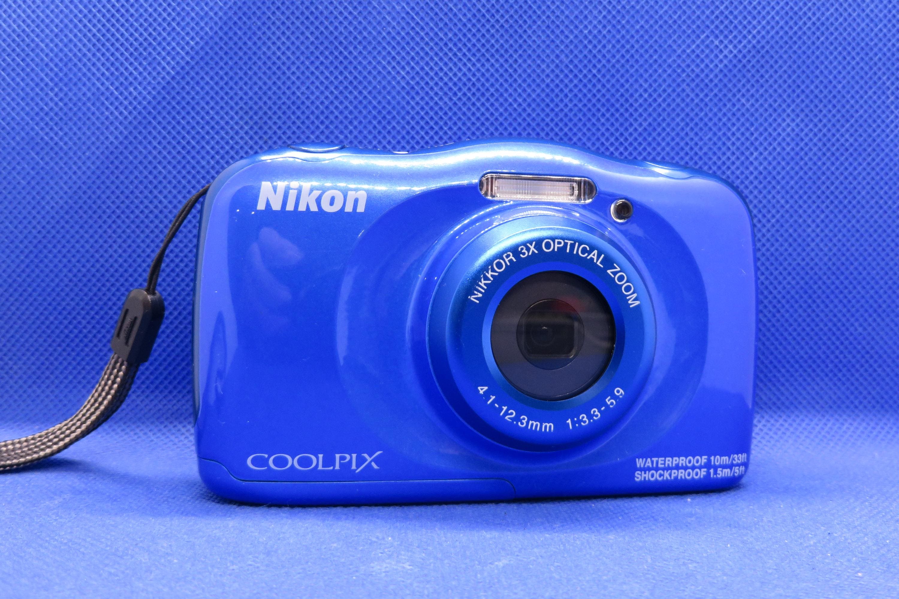 Vintage Y2K Nikon Coolpix S33 13.2 MP Digital Blue Rare Vintage Y2K Nikon Coolpix S33 13.2 MP Digital Blue Rare