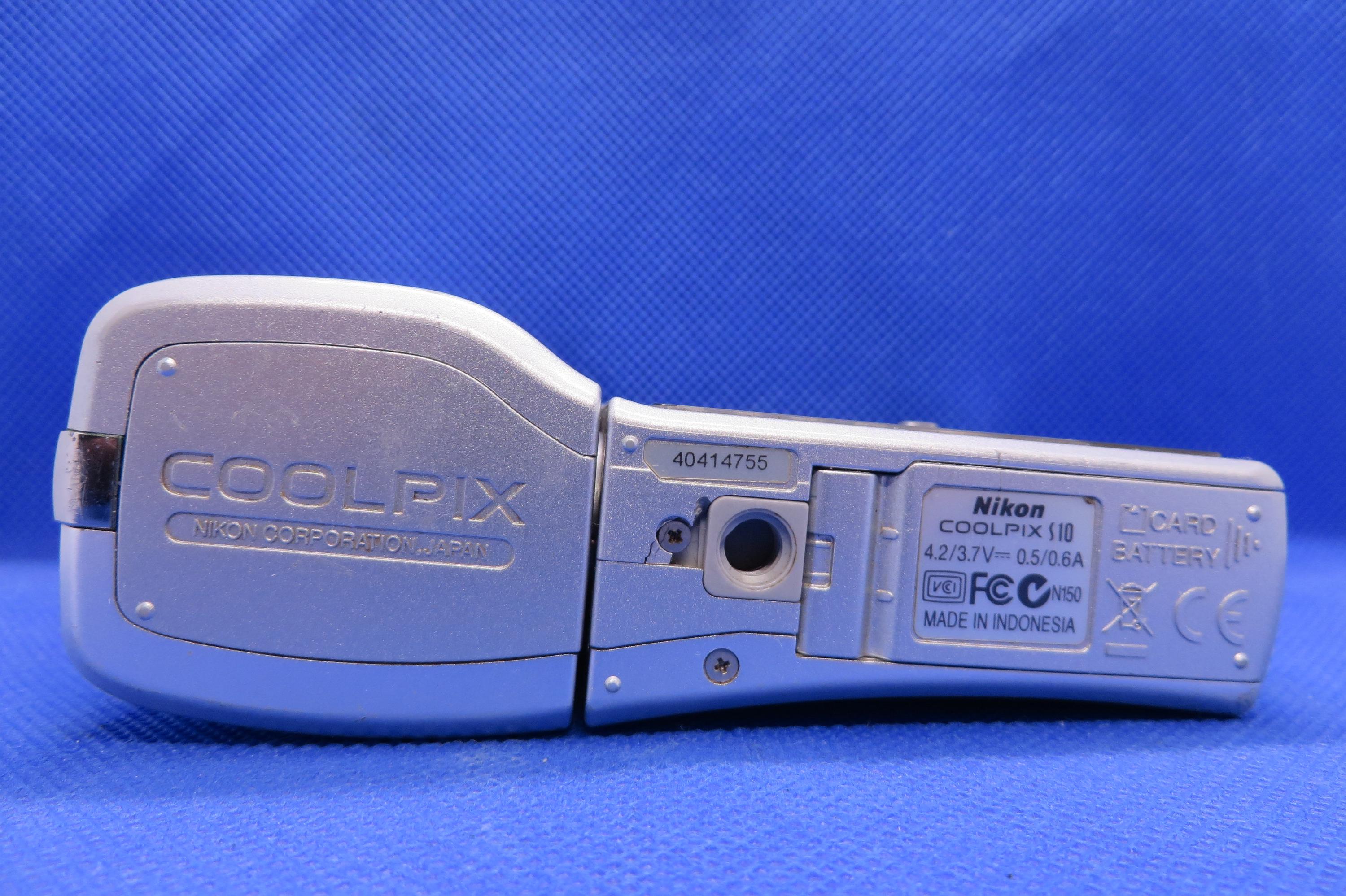 Nikon ニコン COOLPIX S10 VR Y-178 Nikon Coolpix S10 VR - The Ultimate Swivel Design Digicam from
