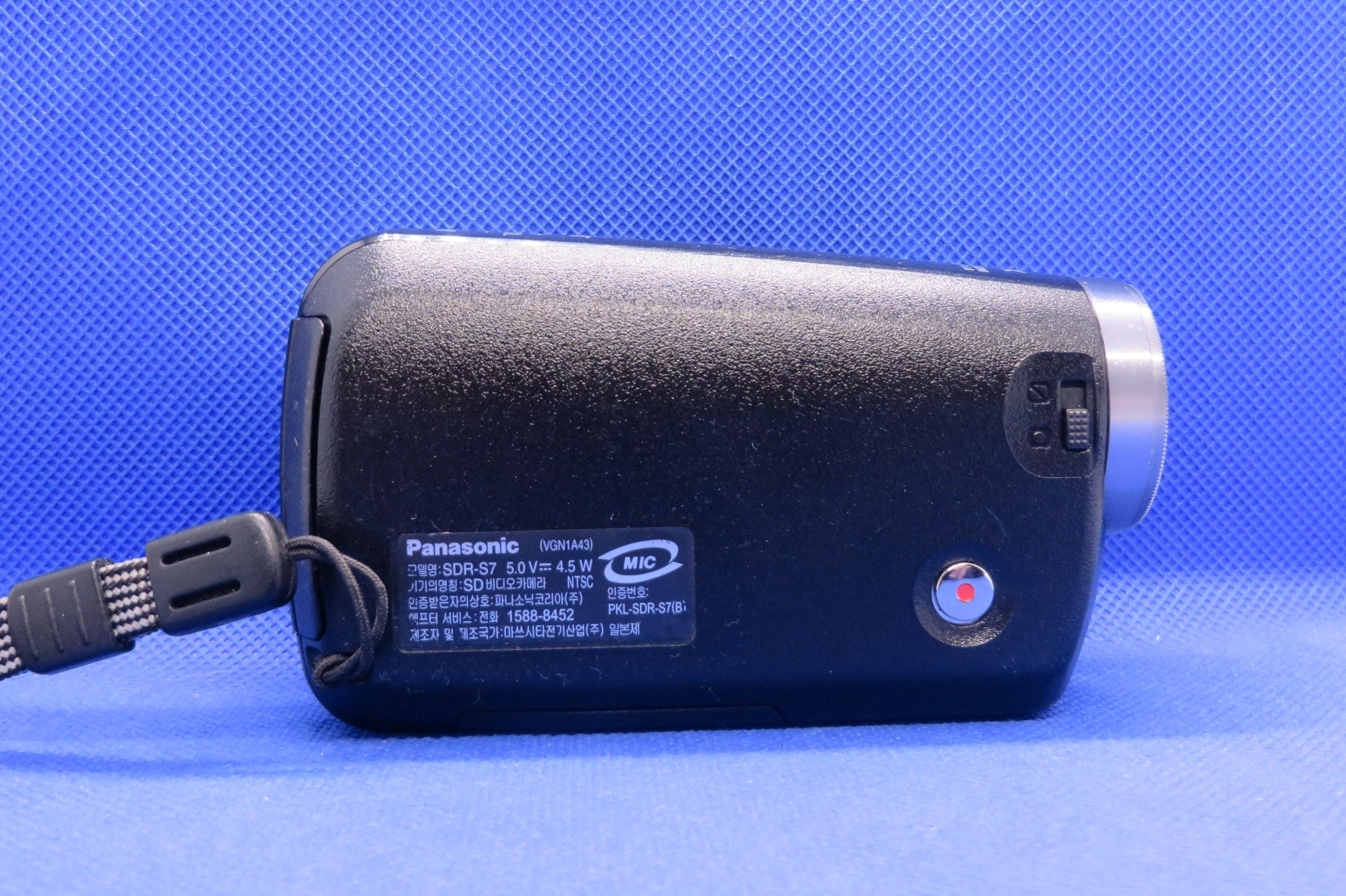 Vintage Panasonic SDR-S7 SD Camcorder Video Movie Camera Pocket