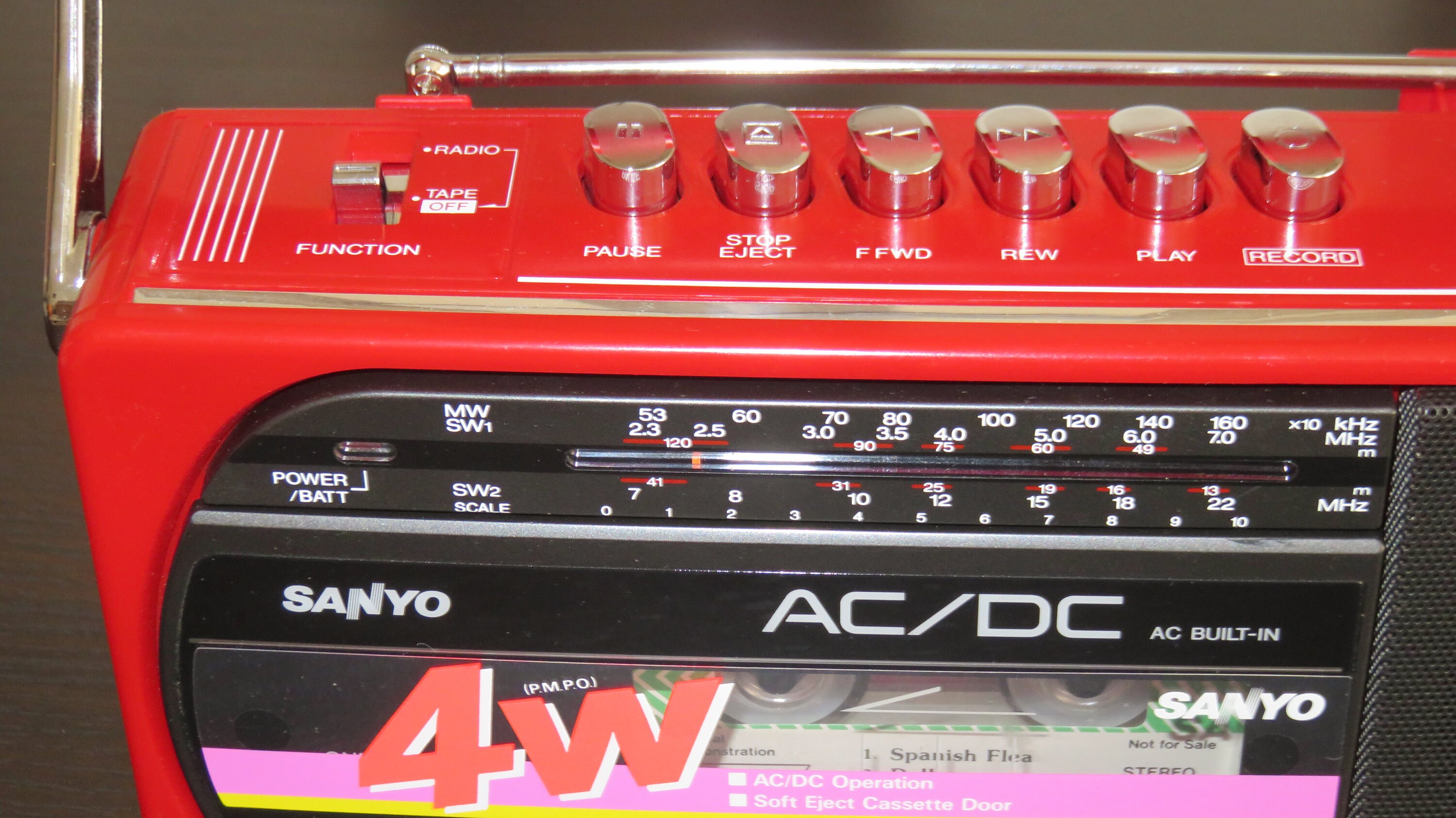 Vintage Retro Sanyo M1740H Radio Cassette Recorder AC/DC Player