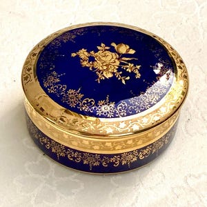 Boite à bijoux en porcelaine de Limoges bleu cobalt et or
